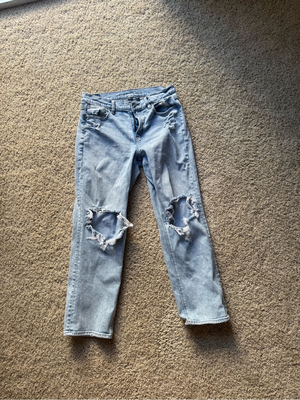 American Eagle Outfitters Light Wash Distressed Jeans
